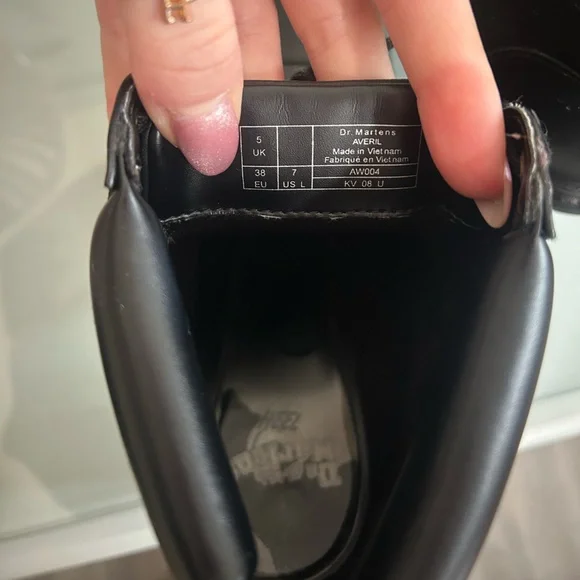 Dr. Martens Averil Women’s Leather Heeled Ankle Boot in Size 7 - Picture 9 of 10